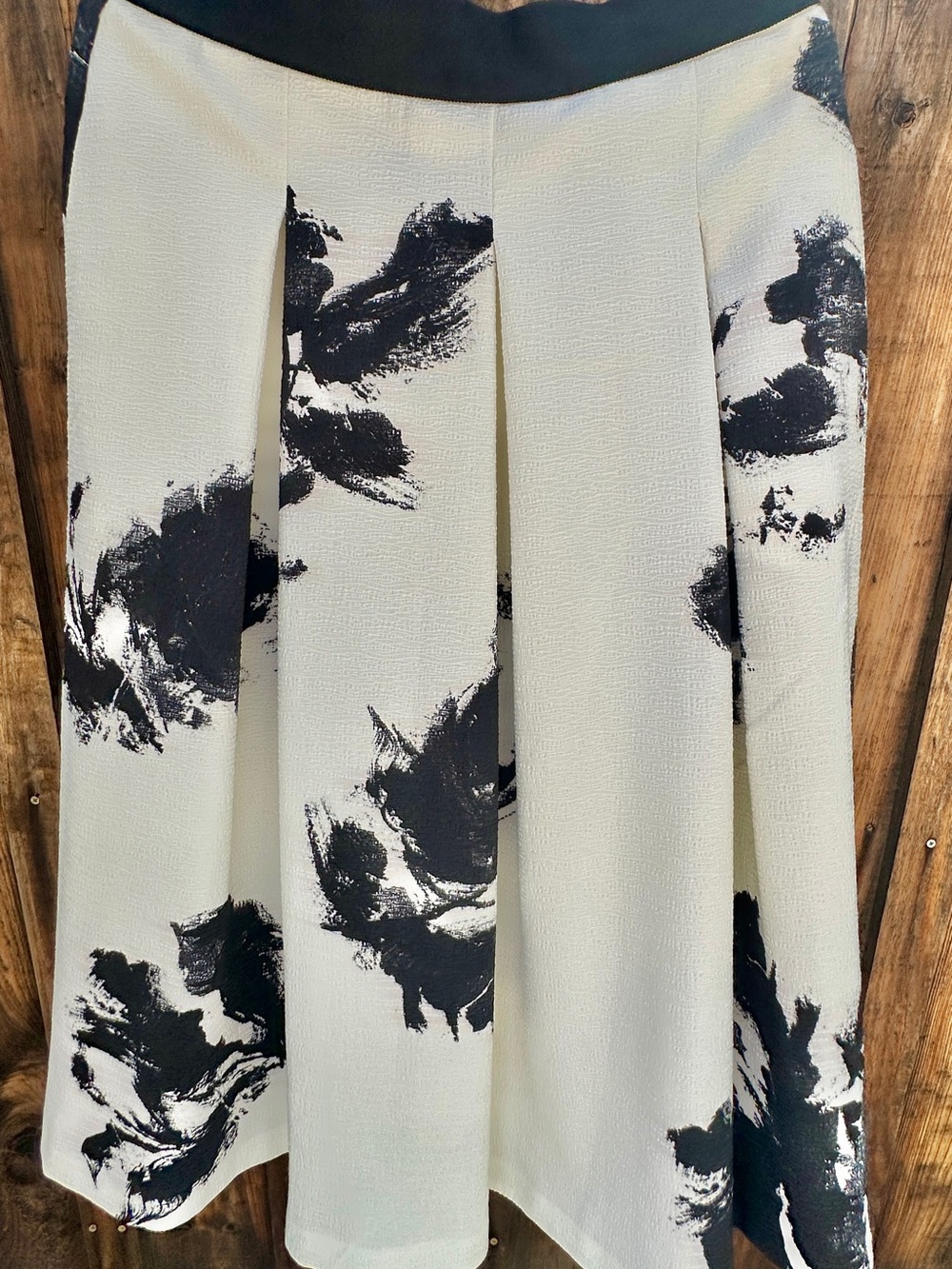 White House Black Market Black&White Floral Print Midi A-Line Skirt w/Pockets 10
